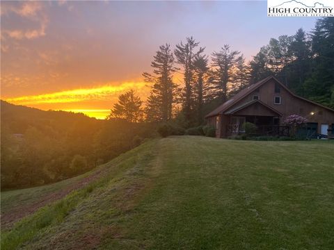 Photo of 165 Smoky Hollow Road, Laurel Springs, NC 28644 (MLS # 255873) Photo of 165 Smoky Hollow Road, Laurel Springs, NC 28644 (MLS # 255873)