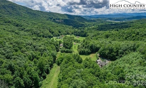 Photo of 23 Altamont Way, Newland, NC 28657 (MLS # 265035)