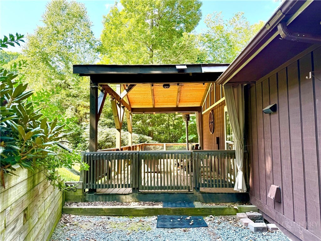310 Country Lane