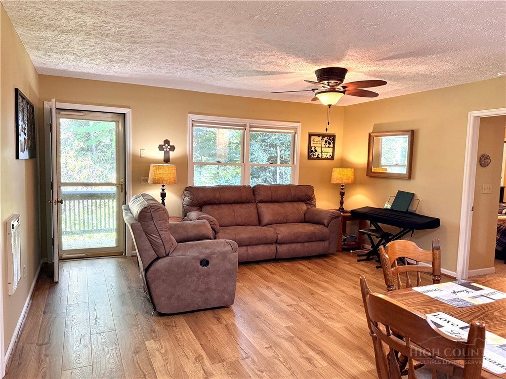 310 Country Lane