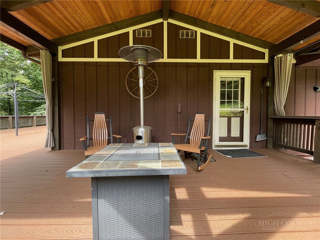310 Country Lane