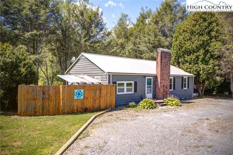 Photo of 4705 Pine Swamp Road, Sparta, NC 28675 (MLS # 254259) Photo of 4705 Pine Swamp Road, Sparta, NC 28675 (MLS # 254259)