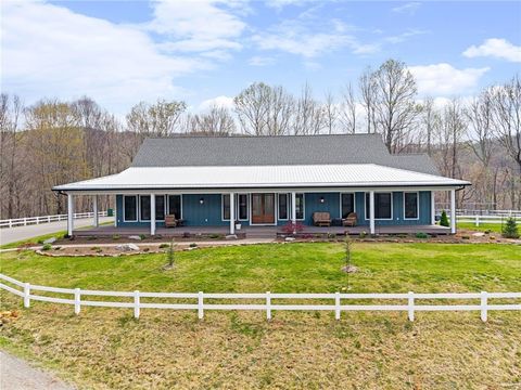 Photo of 8406 Three Top Road, Todd, NC 28684 (MLS # 261100)