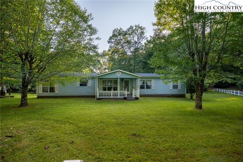 Photo of 290 Stardust Lane, Glade Valley, NC 28627 (MLS # 255074)