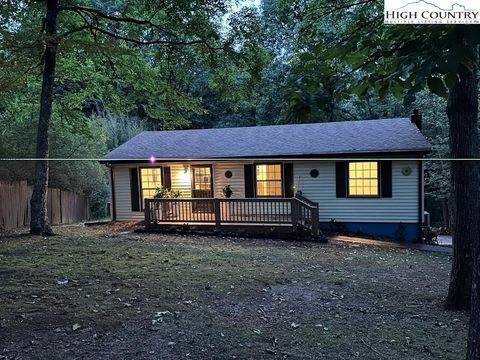 Photo of 222 Snowy Oak Road, Boone, NC 28607 (MLS # 253354)