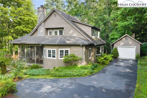 Photo of 627 Seven Oaks Road, Boone, NC 28607 (MLS # 257349)