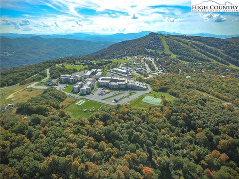 Photo of 301 Pinnacle Inn Road #3115, Beech Mountain, NC 28604 (MLS # 260344)