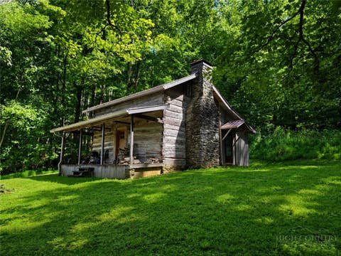 Photo of 675 Clifton Springs Trl, Warrensville, NC 28693 (MLS # 263872)