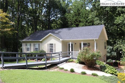 Photo of 2832 Laurel Lane, Lenoir, NC 28645 (MLS # 257355)