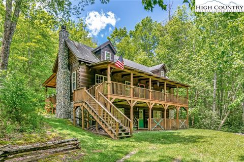 Photo of 165 Joe Clark Lane, Banner Elk, NC 28604 (MLS # 255778) Photo of 165 Joe Clark Lane, Banner Elk, NC 28604 (MLS # 255778)