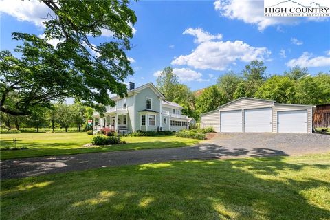 Photo of 16215 N NC-194 Highway, Lansing, NC 28643 (MLS # 256047) Photo of 16215 N NC-194 Highway, Lansing, NC 28643 (MLS # 256047)