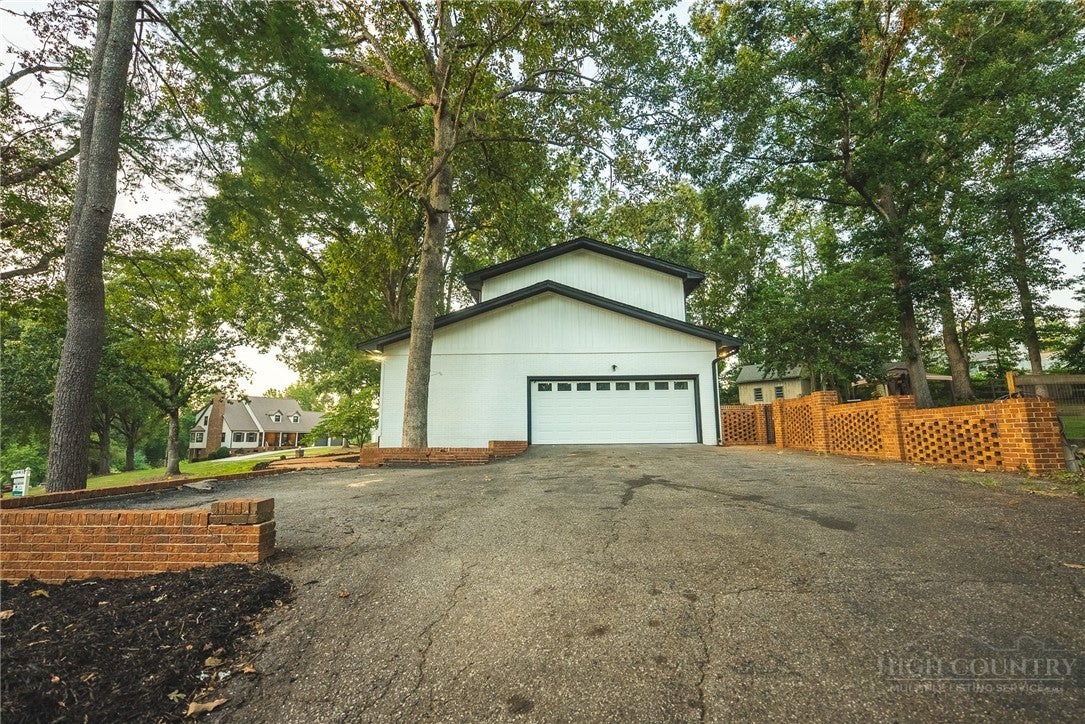 3750 NE 11th Street