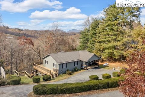 Photo of 409 Dogwood Knoll, Boone, NC 28607 (MLS # 252487)