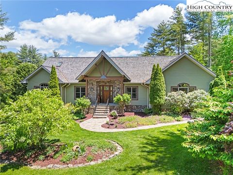 Photo of 2160 Valle Cay Drive, Vilas, NC 28692 (MLS # 255794)