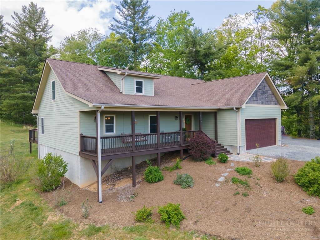 Photo of 390 Mount Valley Drive, Fleetwood, NC 28626 (MLS # 261973)