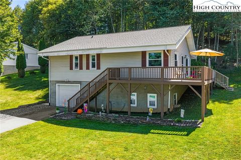 Photo of 632 White Laurel Lane, Boone, NC 28607 (MLS # 257958)