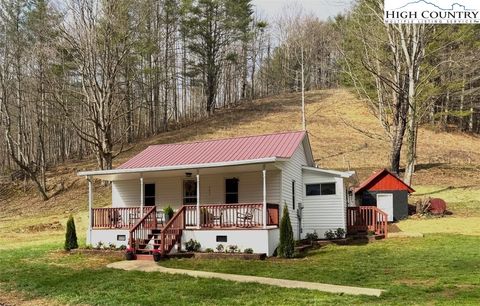 Photo of 303 Sugar Tree Rd, Warrensville, NC 28693 (MLS # 260617)