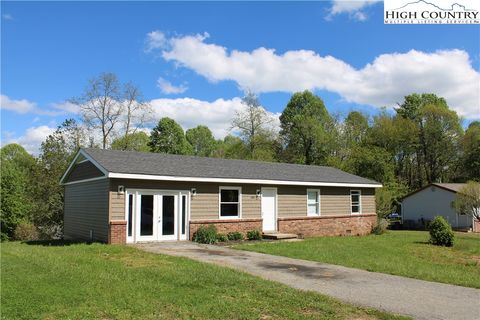 Photo of 382 Hardaman Circle, Boone, NC 28607 (MLS # 255281)