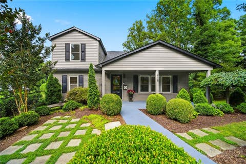 Photo of 418 NW Arlington Circle, Lenoir, NC 28645 (MLS # 262519)