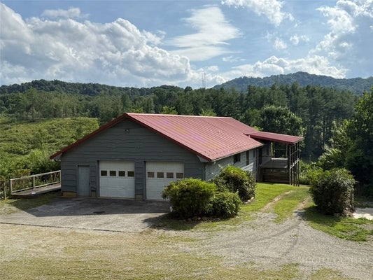 735 WEAVER FORD RD, GRASSY CREEK, NC 28631 - Image a270707bfccecfbdb499e27f85729bec/268117410