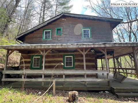 Photo of 134 River Bend Road, Sugar Grove, NC 28679 (MLS # 257094)
