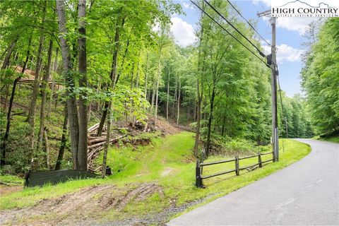 Photo of 10.1 acres Powder Horn Mountain Road, Deep Gap, NC 28618 (MLS # 255807)