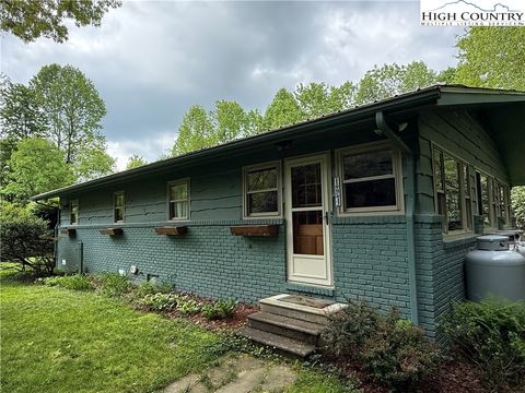 Photo of 194 Abbey Road, Boone, NC 28607 (MLS # 256020)