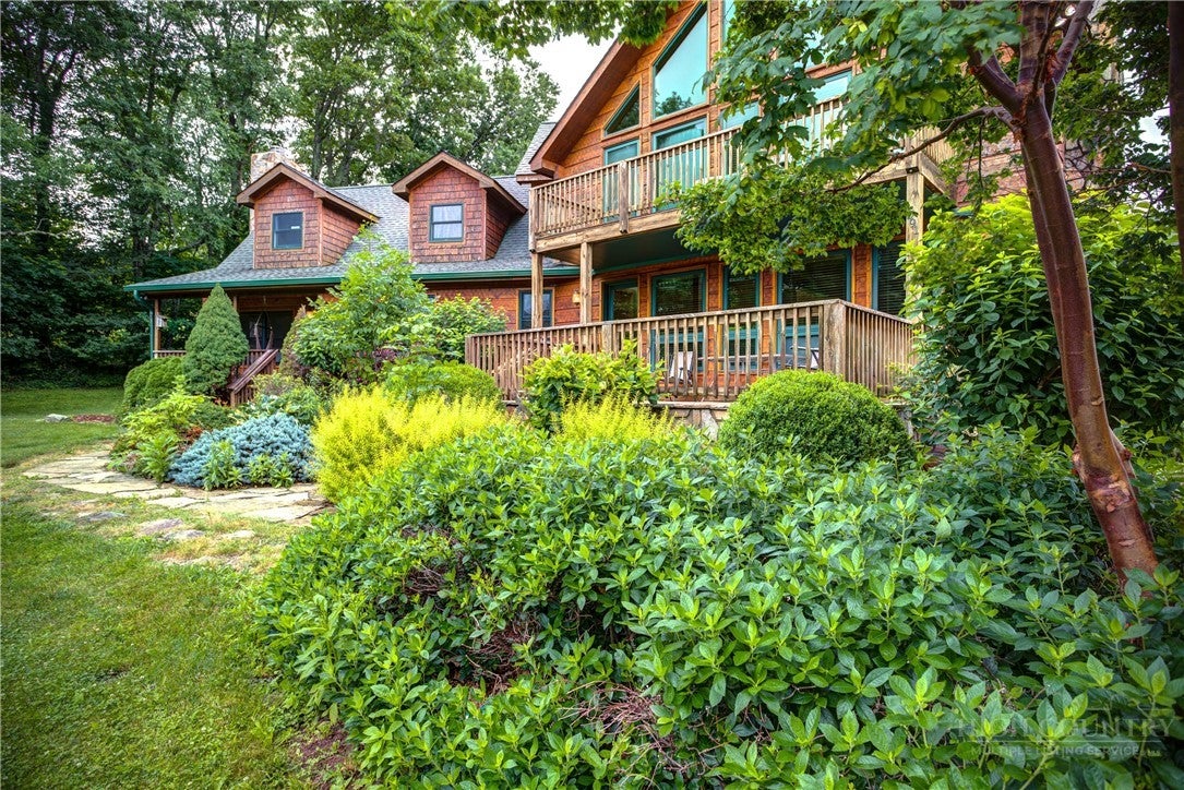 391 Camelot Drive