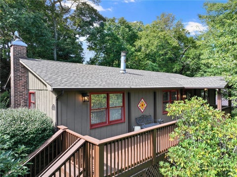 Photo of 127 Foxwood Lane, Blowing Rock, NC 28605 (MLS # 264623)
