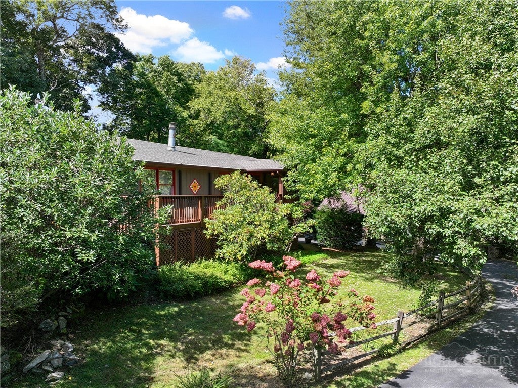 127 Foxwood Lane