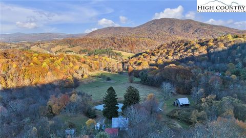 Photo of 984 Cloverdale Lane, Independence, VA 24348 (MLS # 258974)