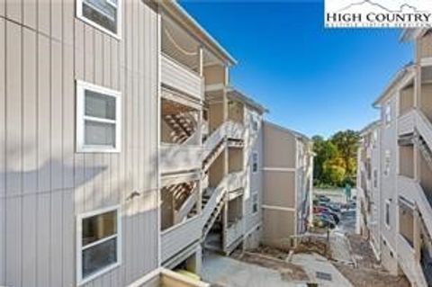 Photo of 229 E King Street #31, Boone, NC 28607 (MLS # 262122)
