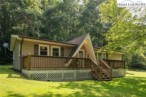 Photo of 664 Cherry Avenue, West Jefferson, NC 28694 (MLS # 256789)