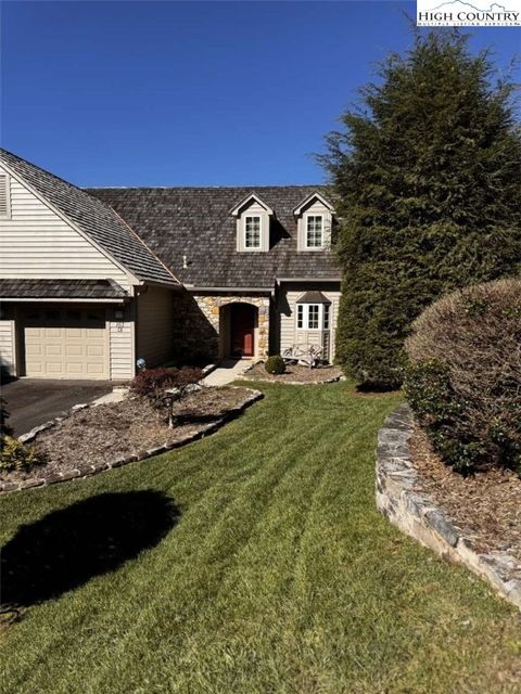 Photo of 167 Elliott Circle #D1, Blowing Rock, NC 28605 (MLS # 258525)