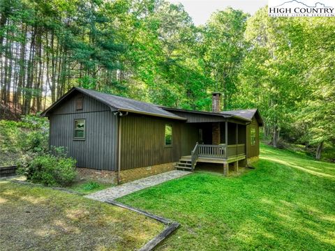 Photo of 555 Ore Valley Road, Laurel Springs, NC 28644 (MLS # 255690) Photo of 555 Ore Valley Road, Laurel Springs, NC 28644 (MLS # 255690)