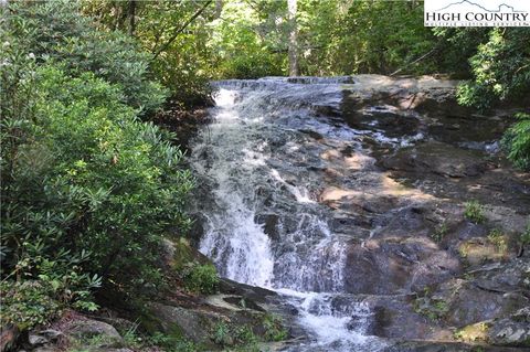 Photo of 0 Summit Road, Purlear, NC 28665 (MLS # 238817)