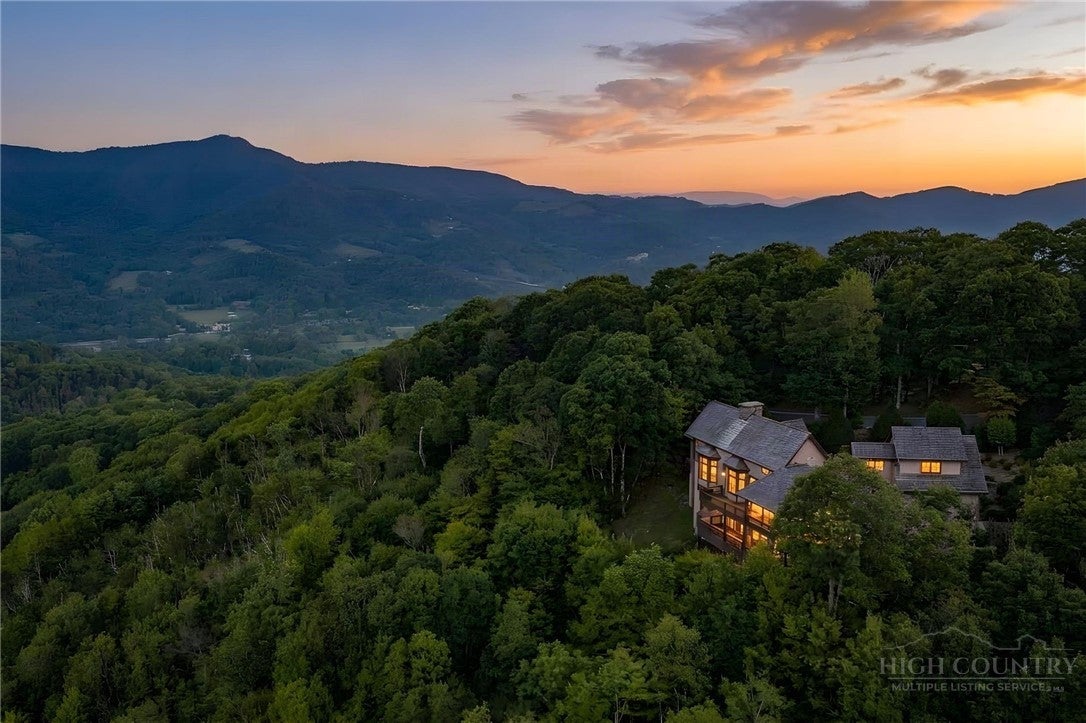 133 Summit Ledges Lane
