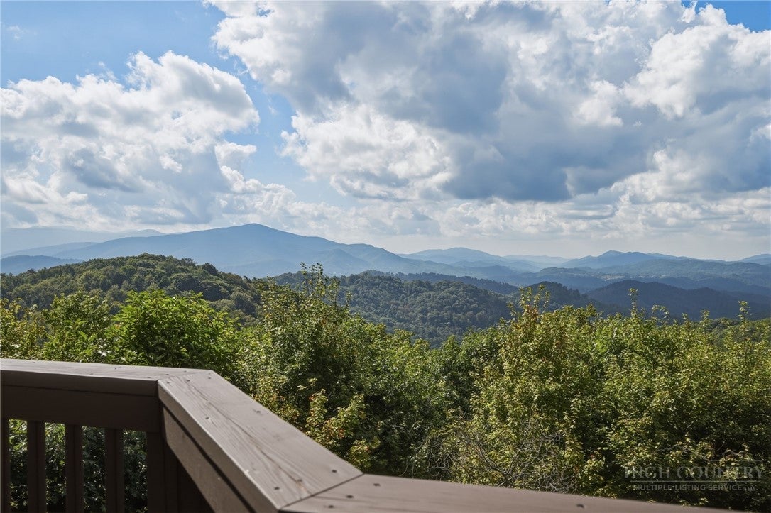 133 Summit Ledges Lane