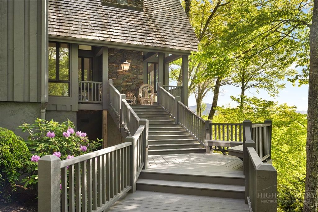 Photo of 246 Mulberry, Boone, NC 28607 (MLS # 261179)