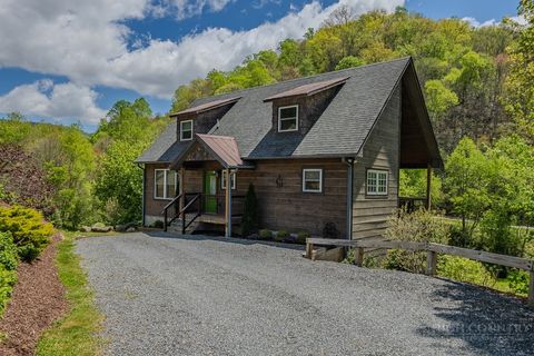 Photo of 210 Grand Creek Road, Vilas, NC 28692 (MLS # 261596)