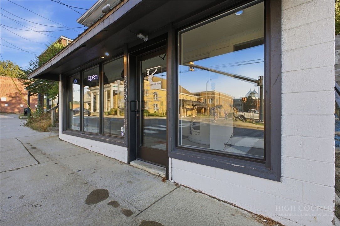 352 W King Street