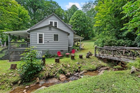 Photo of 129 Troys Trail, Todd, NC 28684 (MLS # 261222)