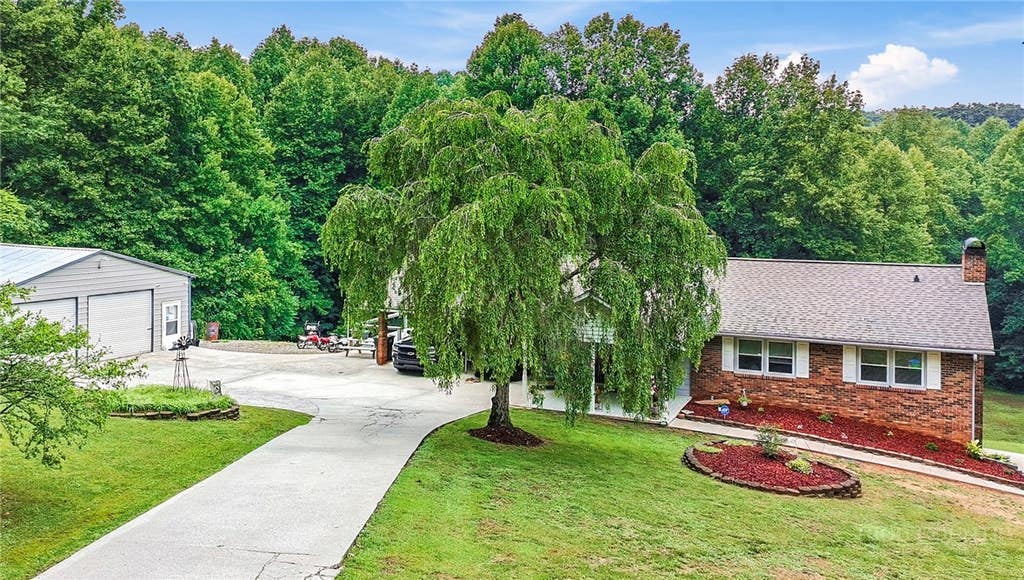 Photo of 303 Alexander Drive, North Wilkesboro, NC 28659 (MLS # 262575)
