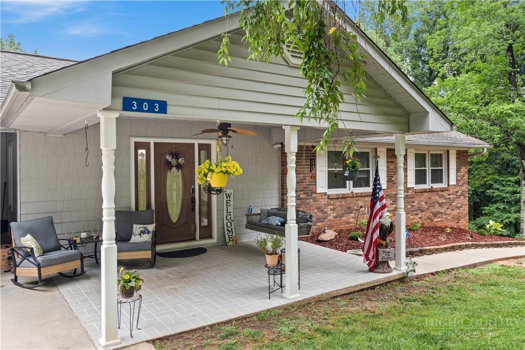 Photo of 303 Alexander Drive, North Wilkesboro, NC 28659 (MLS # 262575)
