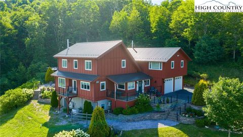 Photo of 1461 Greer Town Road, Lansing, NC 28643 (MLS # 256931)