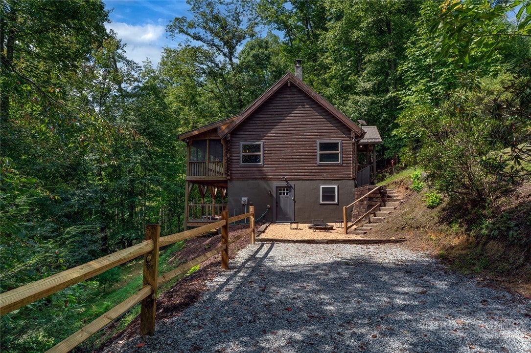 3925 Blackberry Crest Lane