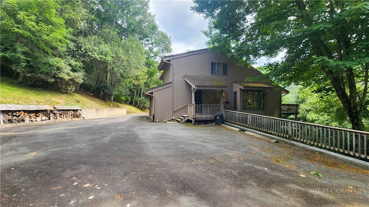 625 E. Old Turnpike Road