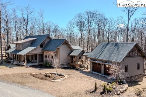 Photo of 137 Mountain Breeze Knoll Knl, Blowing Rock, NC 28605 (MLS # 260184)