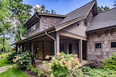 Photo of 137 Mountain Breeze Knoll Knl, Blowing Rock, NC 28605 (MLS # 260184)