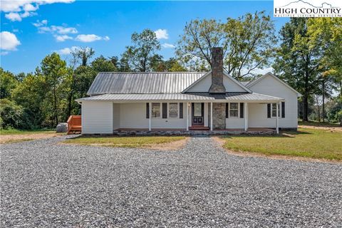 Photo of 1332 Union Cross Church Road, Yadkinville, NC 27055 (MLS # 257953)